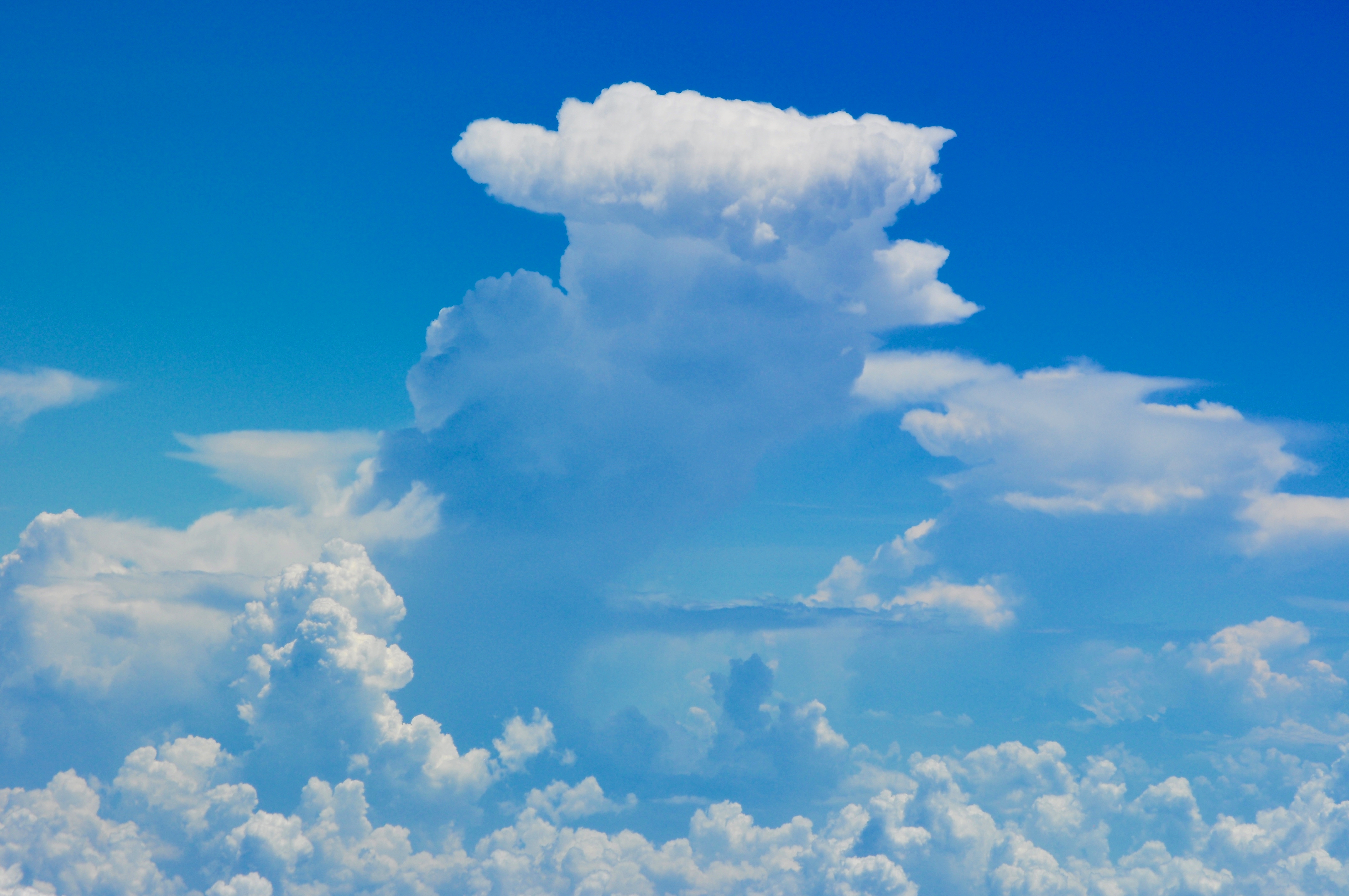 Cumulonuimbus clouds
